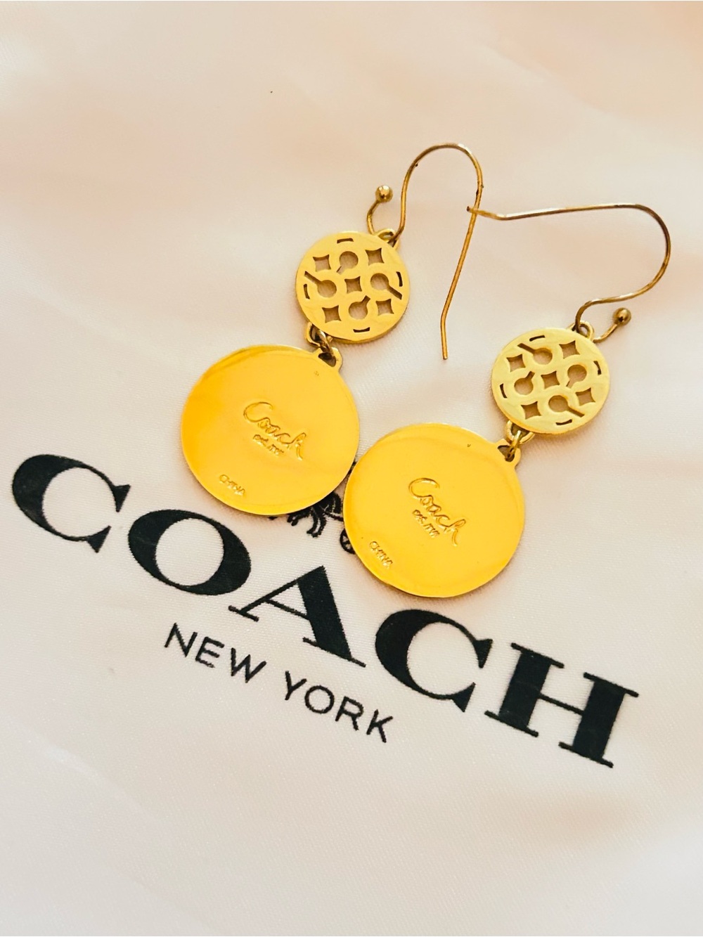 NWOT Coach Y2K Sognature kissing C's Gold Tone Earrings - Picture 7 of 14
